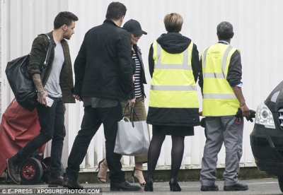 Cheryl_and_Liam_leaving_in_Paris_11_05_16_28429.jpg