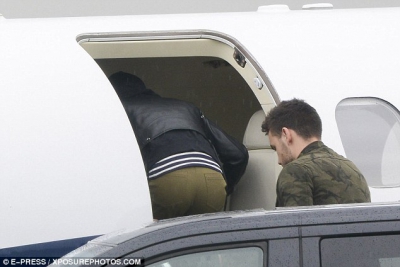 Cheryl_and_Liam_leaving_in_Paris_11_05_16_28629.jpg