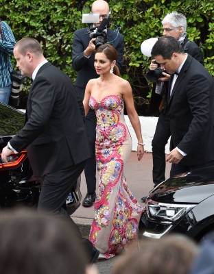 Cheryl_leaving_the_Martinez_Hotel_13_05_16_28229.jpg