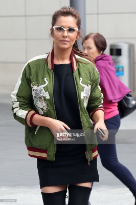 Cheryl_Outside_Westfield_Shopping_Centre_20_05_16_281529.jpg