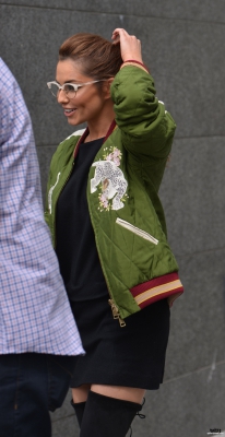 Cheryl_Outside_Westfield_Shopping_Centre_20_05_16_281829.jpg