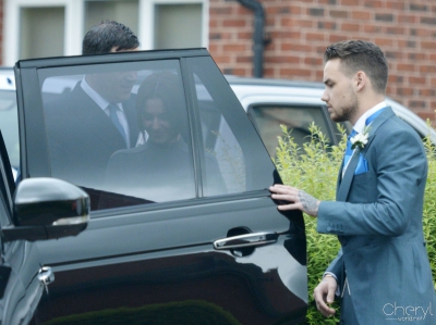 At_Liam_s_sister_s_wedding_11_06_16_28129.jpg