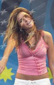 Girls_Aloud_at_Days_Of_Thunder_Rockingham_Northhampton_040704_39.jpg