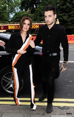 Cheryl_and_Liam_arriving_for_her_33rd_birthday_dinner_30_06_16_281429.jpg