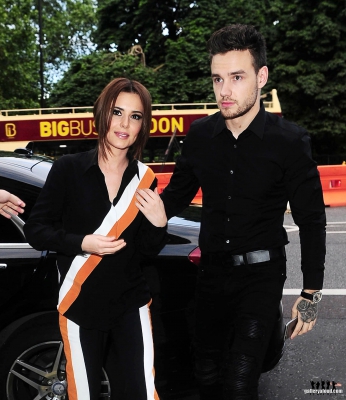 Cheryl_and_Liam_arriving_for_her_33rd_birthday_dinner_30_06_16_281629.jpg