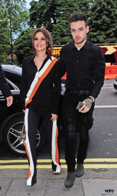 Cheryl_and_Liam_arriving_for_her_33rd_birthday_dinner_30_06_16_281729.jpg