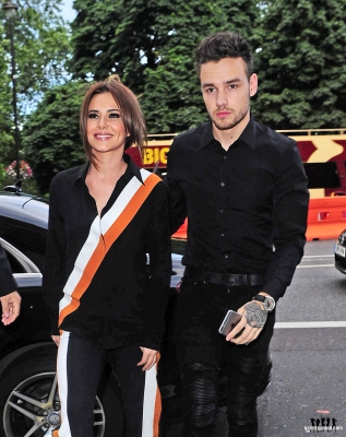 Cheryl_and_Liam_arriving_for_her_33rd_birthday_dinner_30_06_16_281829.jpg
