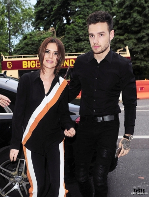 Cheryl_and_Liam_arriving_for_her_33rd_birthday_dinner_30_06_16_281929.jpg