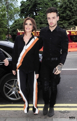 Cheryl_and_Liam_arriving_for_her_33rd_birthday_dinner_30_06_16_28429.jpg