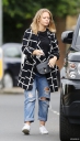 Kimberley_out_and_about_in_North_London_01_07_16_281829.jpg