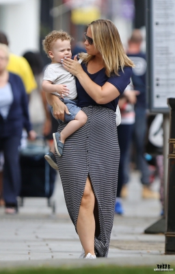 Kimberley_out_and_about_in_North_London_22_07_16_281429.jpg