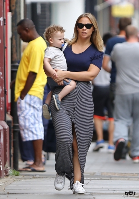 Kimberley_out_and_about_in_North_London_22_07_16_282529.jpg