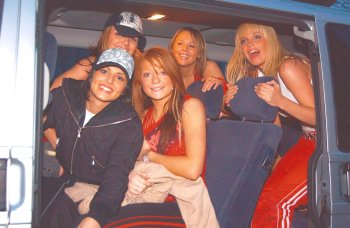 Clyde_s_Cash_for_Kids_2003_28229.jpg