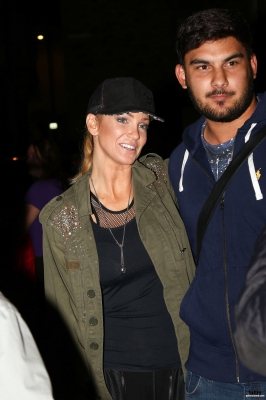 Sarah_outside_Bristol_Hippodrome_14_09_16_281229.jpg
