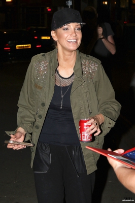 Sarah_outside_Bristol_Hippodrome_14_09_16_28129.jpg