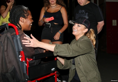 Sarah_outside_Bristol_Hippodrome_14_09_16_282229.jpg