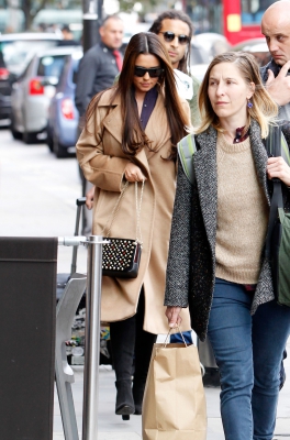 Cheryl_Heading_to_Paris_Fashion_Week_02_10_16_281629.jpg