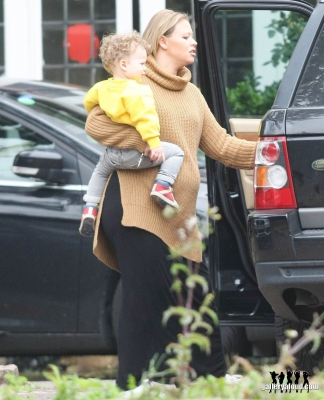 Kimberley_and_Bobby_out_and_about_07_10_16_281329.jpg