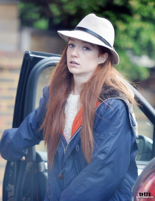 Nicola_out_and_about_in_London_06_10_16_28129.jpg