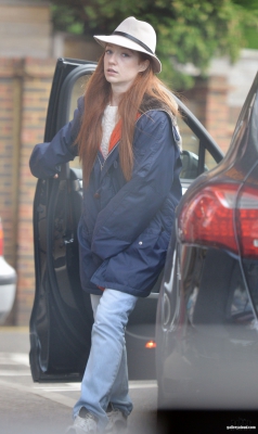 Nicola_out_and_about_in_London_06_10_16_28329.jpg