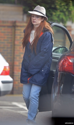 Nicola_out_and_about_in_London_06_10_16_28429.jpg