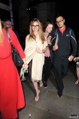 Nadine_at_Spectacle_Wearer_of_the_Year_Awards_in_London_11_10_16_288229.jpg