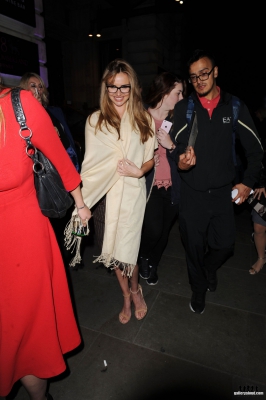 Nadine_at_Spectacle_Wearer_of_the_Year_Awards_in_London_11_10_16_288329.jpg