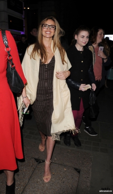 Nadine_at_Spectacle_Wearer_of_the_Year_Awards_in_London_11_10_16_288829.jpg