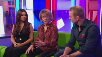Pregnant_Pretty_Cheryl_Ann_Fernandez_Versini_28Cole292C_Pregnant_Alex_Jones_See-Through_Dress__One_Show_mp40004.jpg