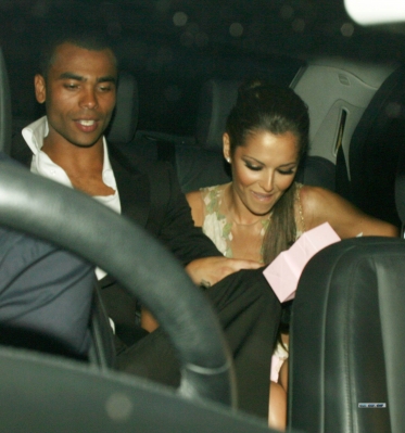 CherylAshley_leaving_Vanilla_Club_In_Car_2_07_09_30.jpg