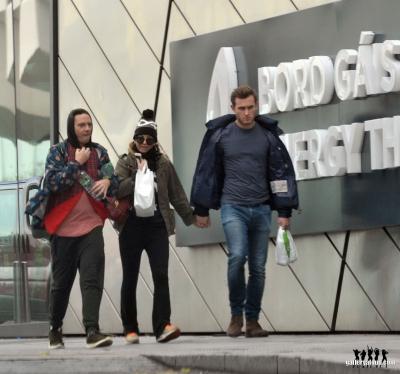 Sarah_arriving_at_the_Bord_Gais_Energy_Theatre_in_Dublin_12_11_16_281729.jpg