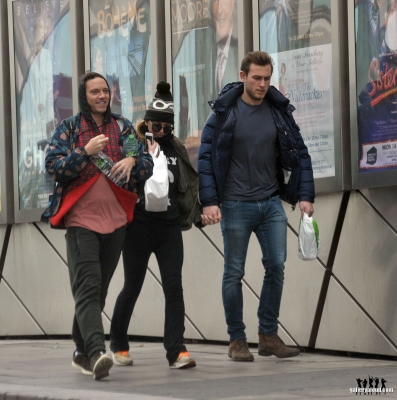 Sarah_arriving_at_the_Bord_Gais_Energy_Theatre_in_Dublin_12_11_16_282029.jpg