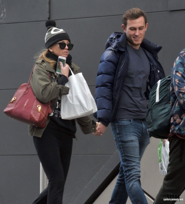 Sarah_arriving_at_the_Bord_Gais_Energy_Theatre_in_Dublin_12_11_16_28229.jpg