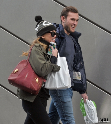 Sarah_arriving_at_the_Bord_Gais_Energy_Theatre_in_Dublin_12_11_16_28429.jpg