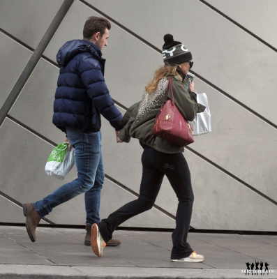 Sarah_arriving_at_the_Bord_Gais_Energy_Theatre_in_Dublin_12_11_16_28829.jpg
