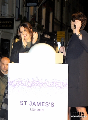 The_St_James__Church_Christmas_Lights_Switch_On_29_11_16_2829529.jpg