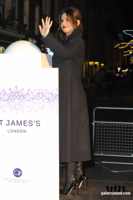 The_St_James__Church_Christmas_Lights_Switch_On_29_11_16_2830129.jpg