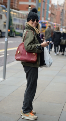 Arriving_at_Palace_Theatre2C_Manchester_27_10_16_281029.jpg