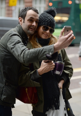 Arriving_at_Palace_Theatre2C_Manchester_27_10_16_281529.jpg