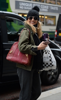Arriving_at_Palace_Theatre2C_Manchester_27_10_16_28729.jpg