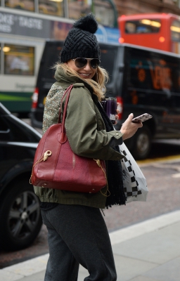 Arriving_at_Palace_Theatre2C_Manchester_27_10_16_28929.jpg