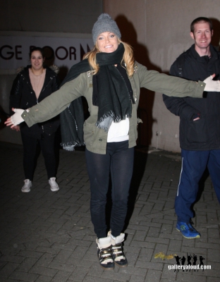 Outside_the_theatre_in_Nottingham_30_11_16_28529.jpg