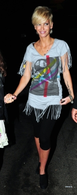 Sarah_Harding_leaving_Gilgamesh_Restaurant_Bar_030709_2.jpg