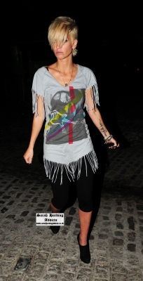 Sarah_Harding_leaving_Gilgamesh_Restaurant_Bar_03_07_09_281429.jpg