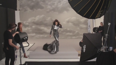 Cheryl_Storm_Flower_Platinum_Fragrance_BTS_HD_mp40100.jpg