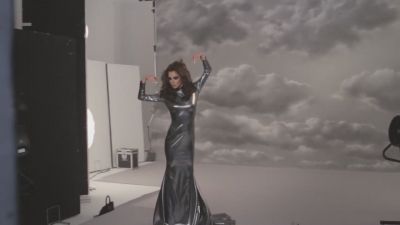Cheryl_Storm_Flower_Platinum_Fragrance_BTS_HD_mp40107.jpg