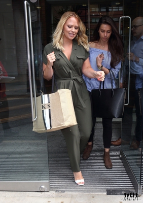 Outside_AOL_Build_in_London_20_07_17_281529.jpg