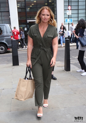 Outside_AOL_Build_in_London_20_07_17_282429.jpg