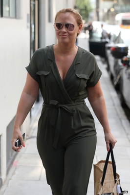 Outside_AOL_Build_in_London_20_07_17_284429.jpg