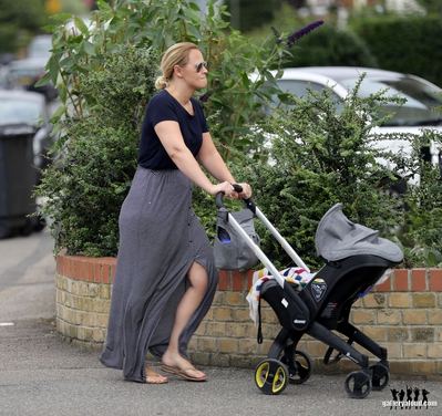 Taking_Baby_Cole_for_a_stroll2C_London_25_07_17_281129.jpg